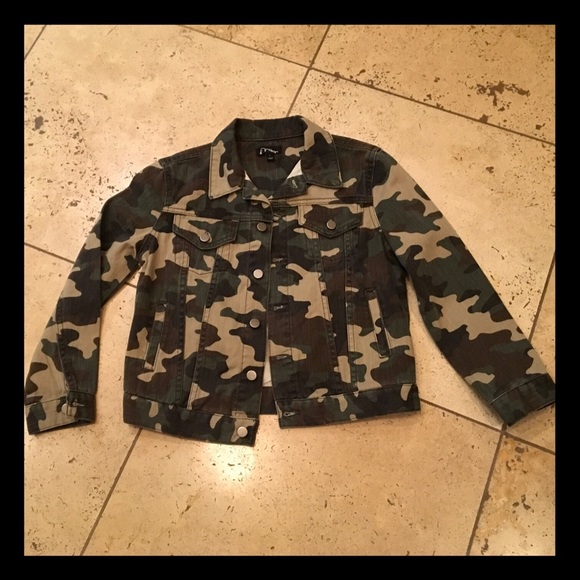 Girls small camo denim jacket - Picture 2 of 7